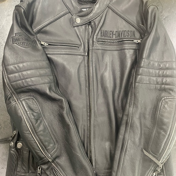 Harley Davidson Black leather jacket - Picture 3 of 7